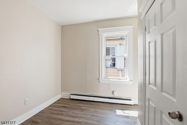 184 W Runyon St, Newark City, NJ 07108