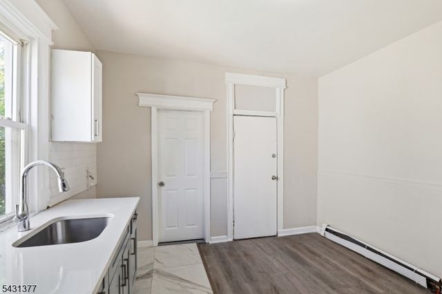 184 W Runyon St, Newark City, NJ 07108