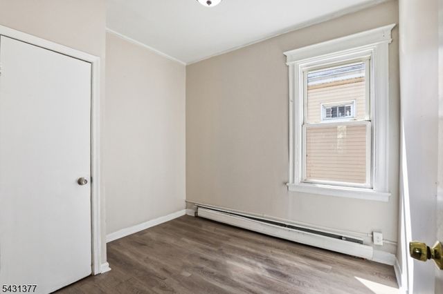 184 W Runyon St, Newark City, NJ 07108