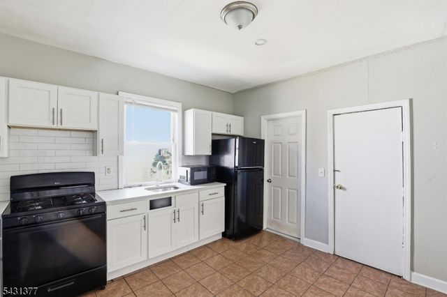 184 W Runyon St, Newark City, NJ 07108