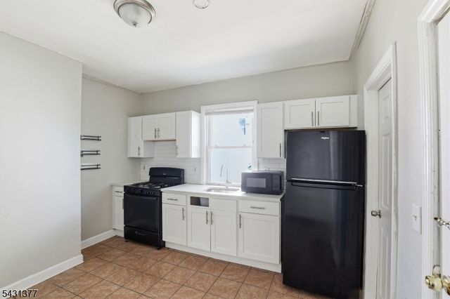 184 W Runyon St, Newark City, NJ 07108