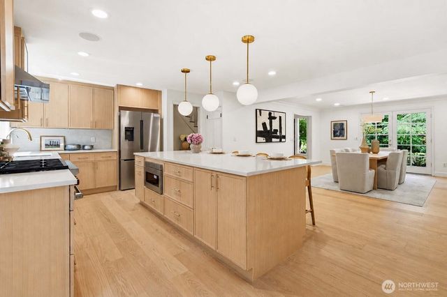 13555 NE 54th Place, Bellevue, WA 98005