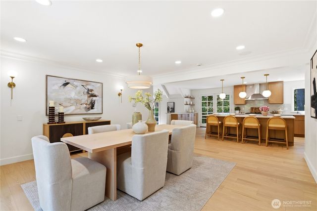 13555 NE 54th Place, Bellevue, WA 98005