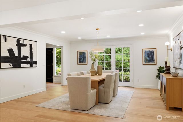 13555 NE 54th Place, Bellevue, WA 98005