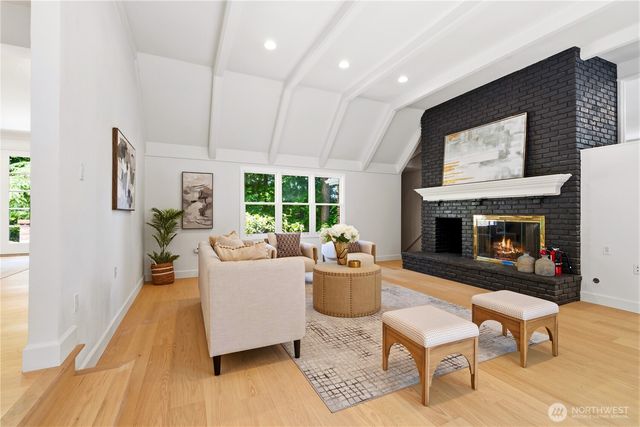 13555 NE 54th Place, Bellevue, WA 98005