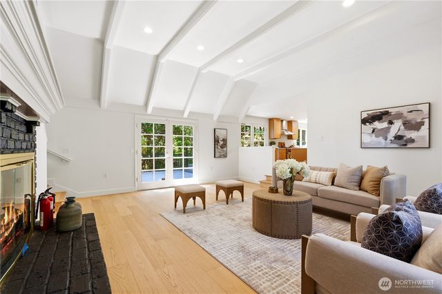 13555 NE 54th Place, Bellevue, WA 98005