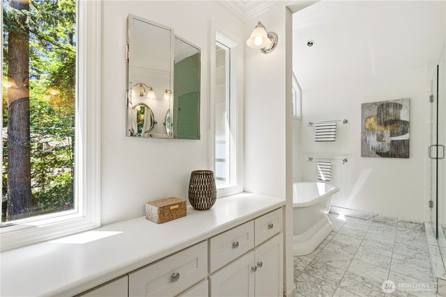 13555 NE 54th Place, Bellevue, WA 98005