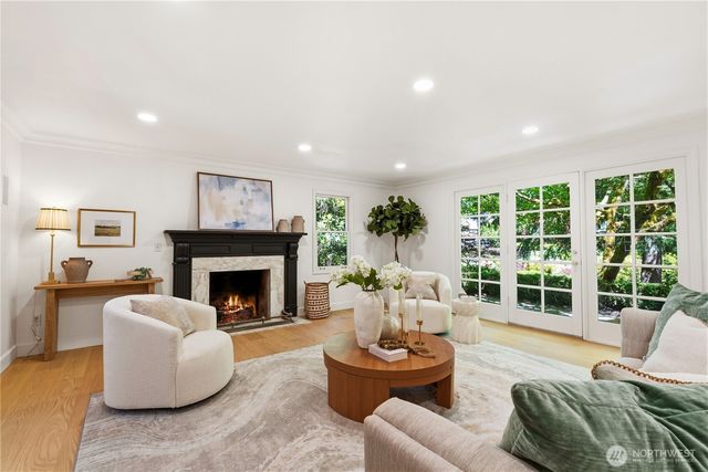 13555 NE 54th Place, Bellevue, WA 98005