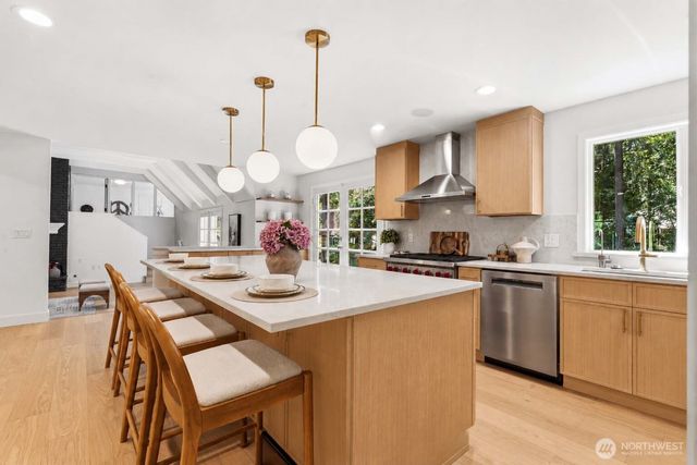 13555 NE 54th Place, Bellevue, WA 98005