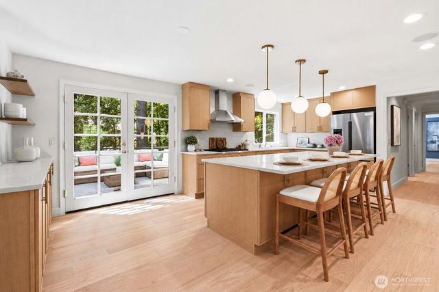 13555 NE 54th Place, Bellevue, WA 98005