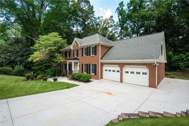 3625 Woodlark NE Drive, Roswell, GA 30075