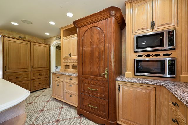 1661 Balmoral Lane, Inverness, IL 60067