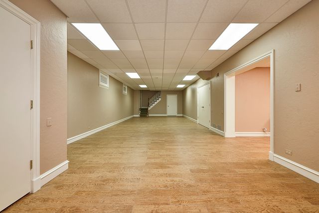 1661 Balmoral Lane, Inverness, IL 60067