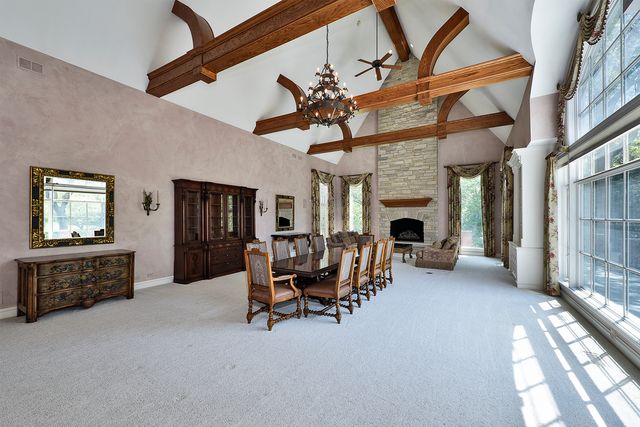 1661 Balmoral Lane, Inverness, IL 60067