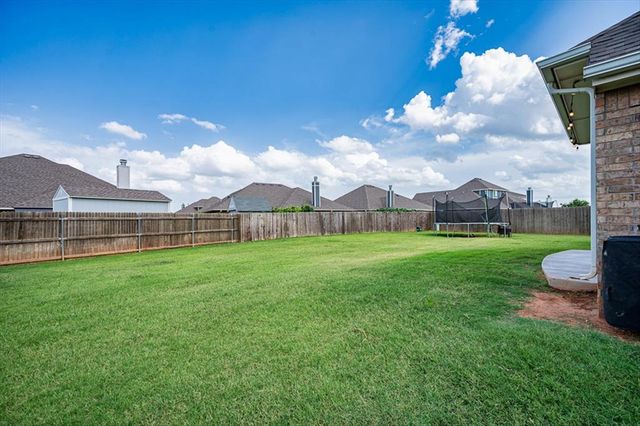 628 Red River Drive, Yukon, OK 73099
