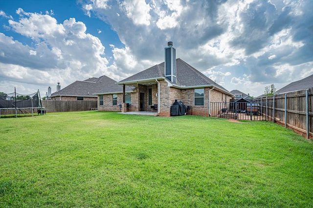 628 Red River Drive, Yukon, OK 73099