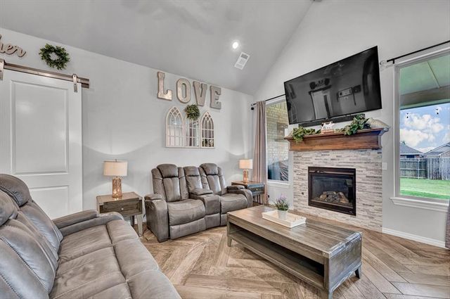 628 Red River Drive, Yukon, OK 73099