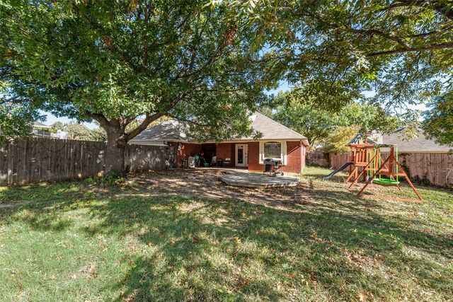 4102 Autumn Ridge Court, Arlington, TX 76016