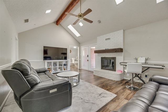 4102 Autumn Ridge Court, Arlington, TX 76016