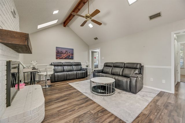 4102 Autumn Ridge Court, Arlington, TX 76016