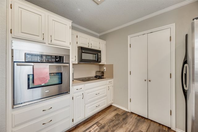 4102 Autumn Ridge Court, Arlington, TX 76016