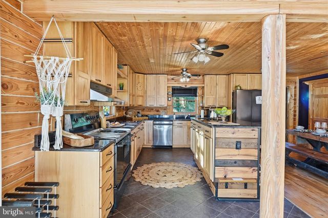 8 HOPE VALLEY LN, Stafford, VA 22554