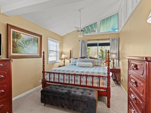 500 Elk River Shores Dr, Rogersville, AL 35652