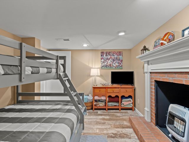 500 Elk River Shores Dr, Rogersville, AL 35652