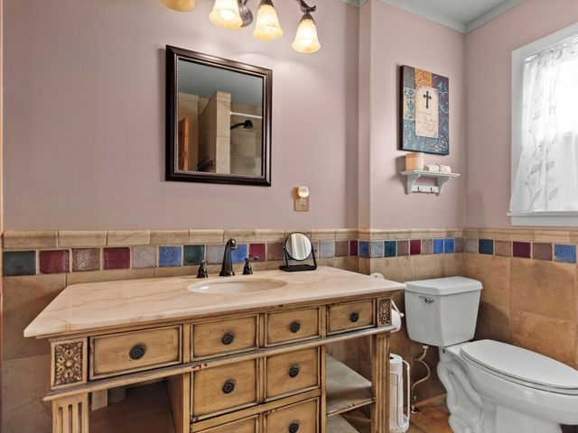 500 Elk River Shores Dr, Rogersville, AL 35652