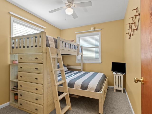 500 Elk River Shores Dr, Rogersville, AL 35652