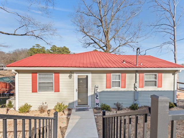 500 Elk River Shores Dr, Rogersville, AL 35652