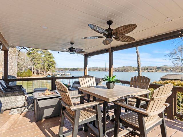 500 Elk River Shores Dr, Rogersville, AL 35652