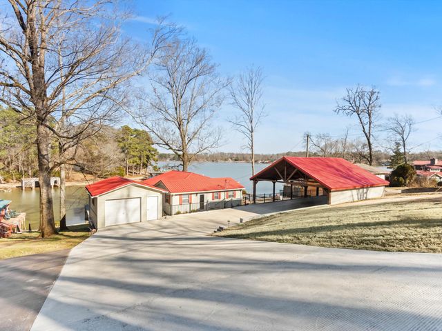 500 Elk River Shores Dr, Rogersville, AL 35652