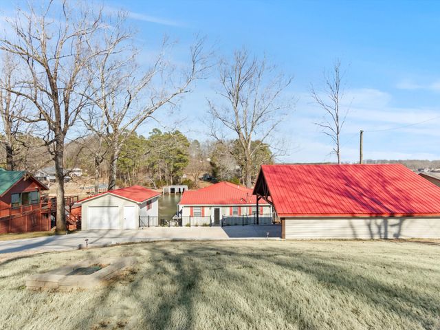 500 Elk River Shores Dr, Rogersville, AL 35652