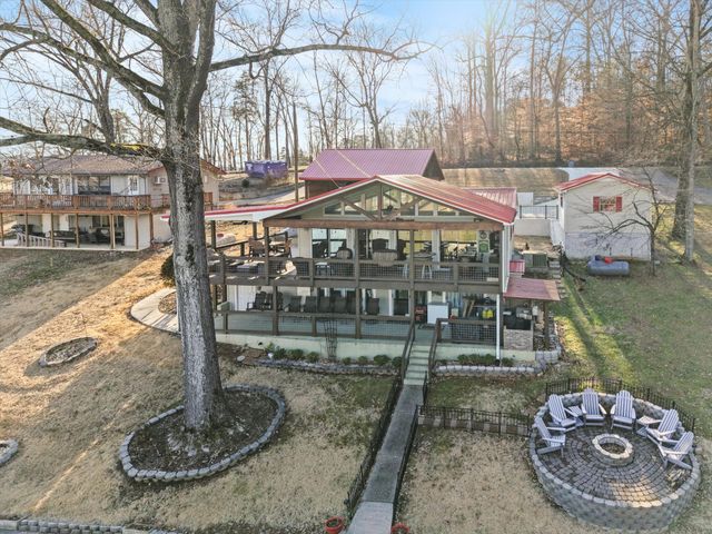 500 Elk River Shores Dr, Rogersville, AL 35652