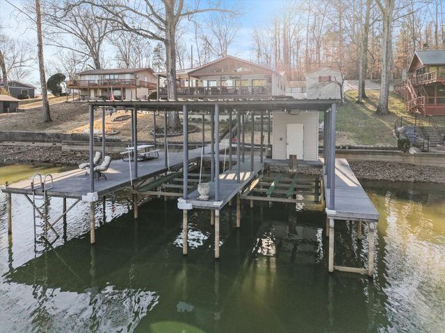 500 Elk River Shores Dr, Rogersville, AL 35652