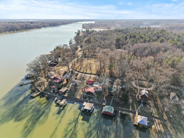 500 Elk River Shores Dr, Rogersville, AL 35652