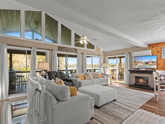 500 Elk River Shores Dr, Rogersville, AL 35652