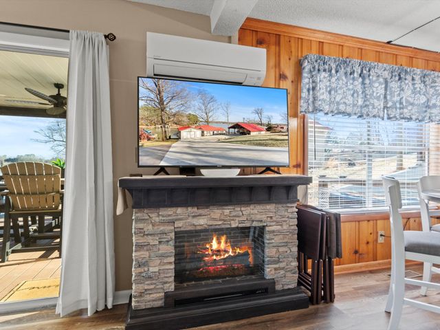 500 Elk River Shores Dr, Rogersville, AL 35652