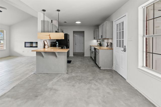 608 Aldridge Street, Commerce, TX 75428