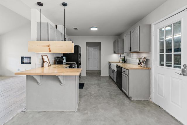 608 Aldridge Street, Commerce, TX 75428