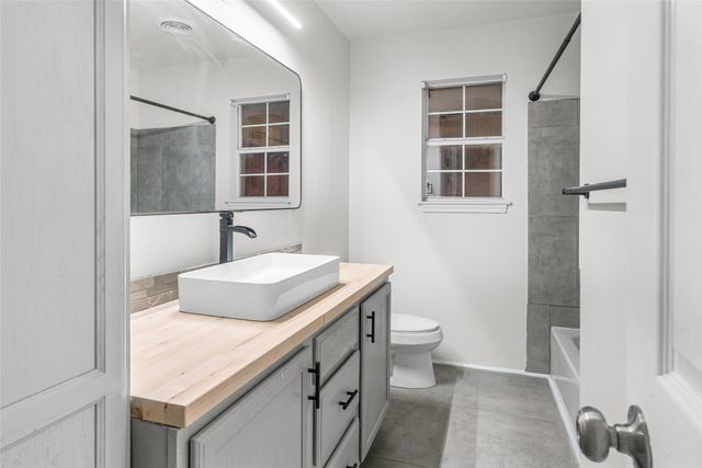 608 Aldridge Street, Commerce, TX 75428