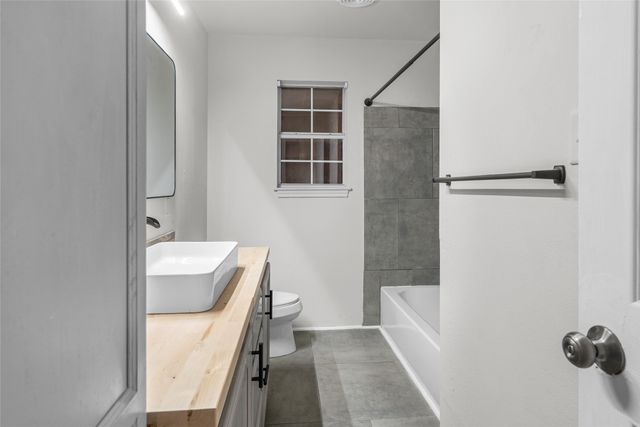 608 Aldridge Street, Commerce, TX 75428