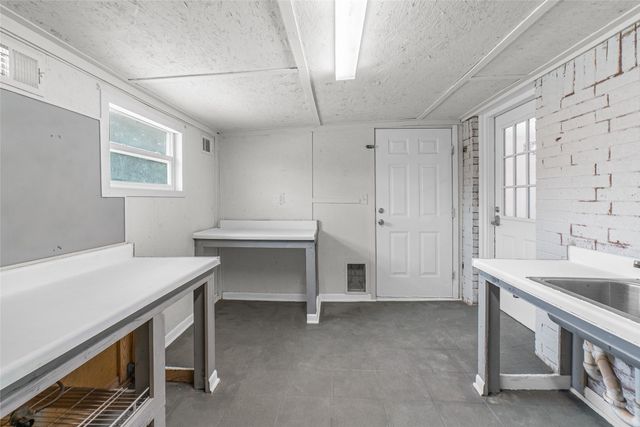 608 Aldridge Street, Commerce, TX 75428