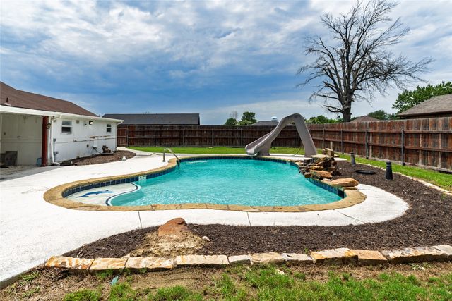 608 Aldridge Street, Commerce, TX 75428