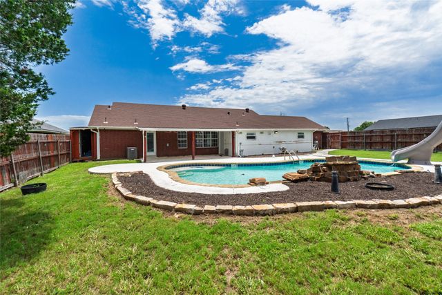 608 Aldridge Street, Commerce, TX 75428