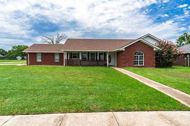 608 Aldridge Street, Commerce, TX 75428