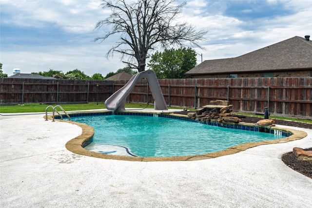 608 Aldridge Street, Commerce, TX 75428