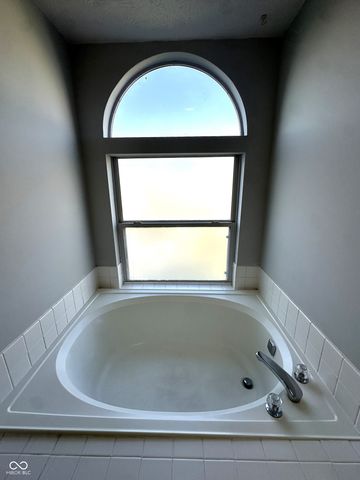 3266 Oceanline East Drive, Indianapolis, IN 46214