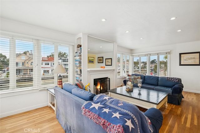 200 Grand Canal, Newport Beach, CA 92662